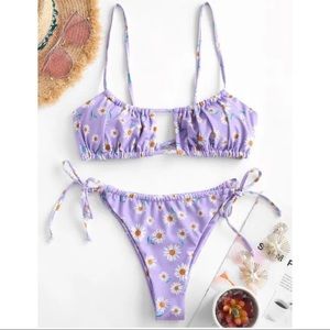 NWT ZAFUL Light Purple Daisy Bikini, Size: M, Never worn with removable liner
